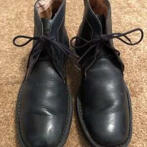 Born men’s lace up Chukka boots